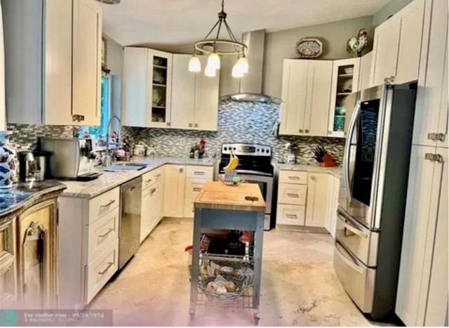 9285 NW 44TH Court, Coral Springs, FL 33065