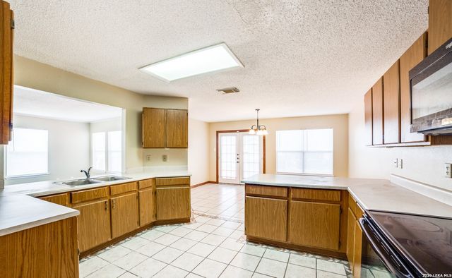 2943 BROAD PLAIN DR, San Antonio, TX 78245