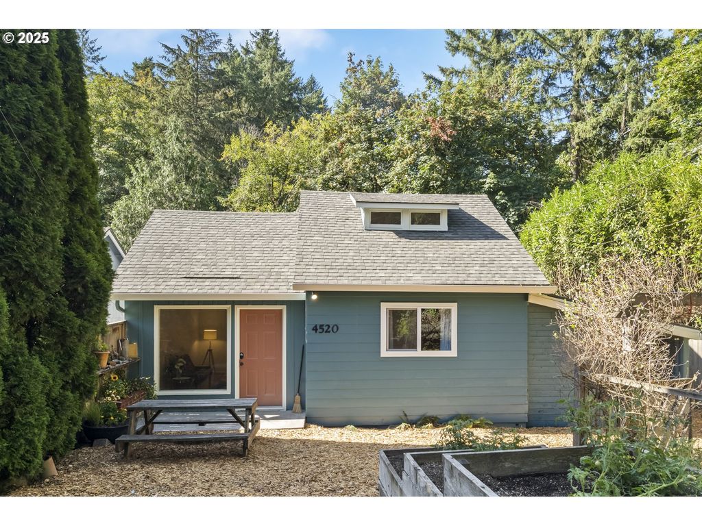 4520 Sw MARIGOLD St, Portland, OR 97219