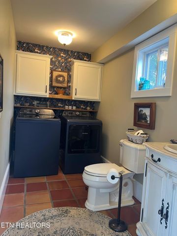 1706 Old Niles Ferry Rd, Maryville, TN 37803