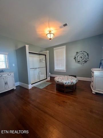 1706 Old Niles Ferry Rd, Maryville, TN 37803