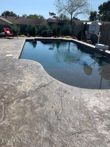 1706 Old Niles Ferry Rd, Maryville, TN 37803