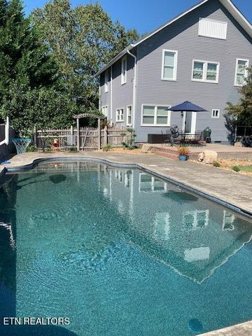 1706 Old Niles Ferry Rd, Maryville, TN 37803