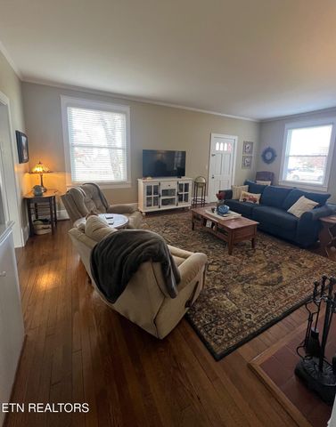 1706 Old Niles Ferry Rd, Maryville, TN 37803