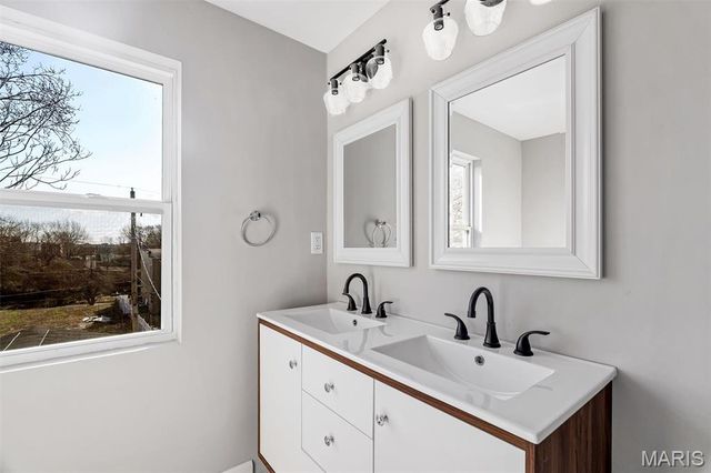 3716 Illinois Avenue, St Louis, MO 63118