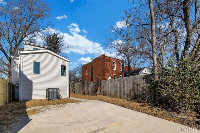 3716 Illinois Avenue, St Louis, MO 63118