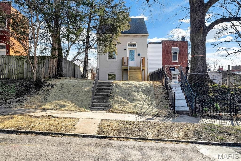 3716 Illinois Avenue, St Louis, MO 63118