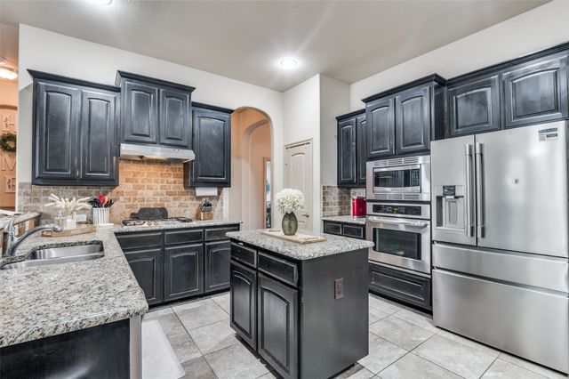 1501 Bricknell Drive, Glenn Heights, TX 75154