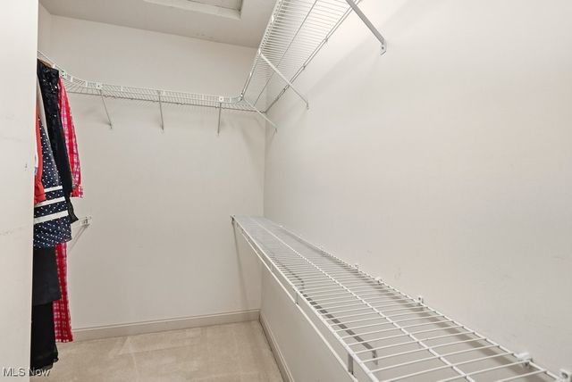 2804 Valley Road, Cuyahoga Falls, OH 44223