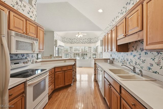 2804 Valley Road, Cuyahoga Falls, OH 44223