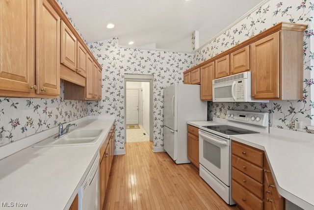 2804 Valley Road, Cuyahoga Falls, OH 44223