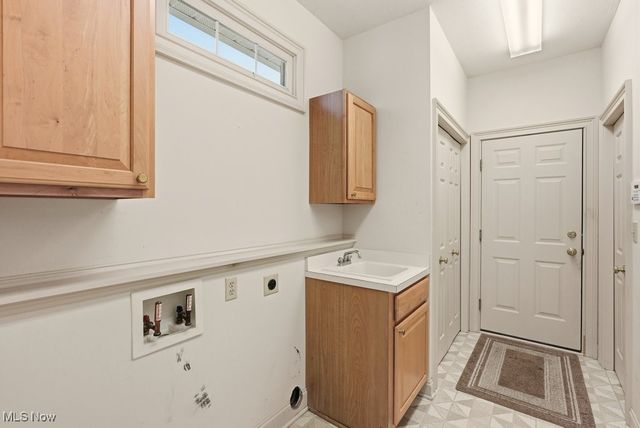 2804 Valley Road, Cuyahoga Falls, OH 44223