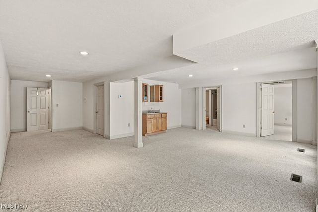 2804 Valley Road, Cuyahoga Falls, OH 44223