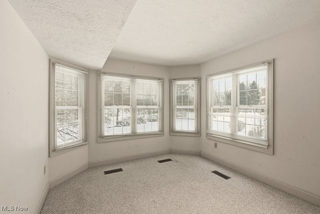 2804 Valley Road, Cuyahoga Falls, OH 44223