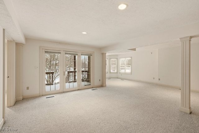 2804 Valley Road, Cuyahoga Falls, OH 44223