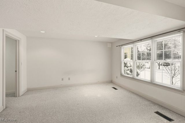 2804 Valley Road, Cuyahoga Falls, OH 44223