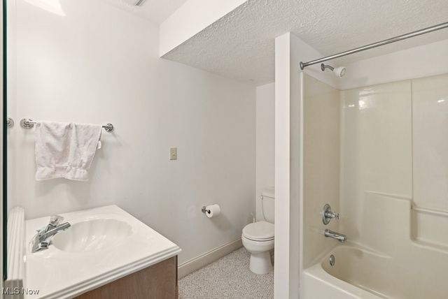 2804 Valley Road, Cuyahoga Falls, OH 44223