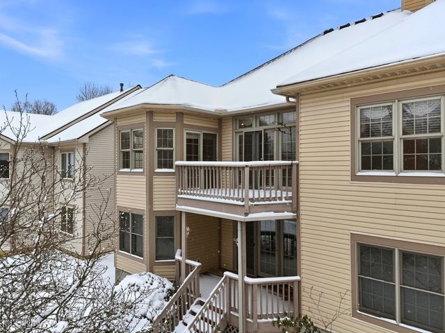 2804 Valley Road, Cuyahoga Falls, OH 44223