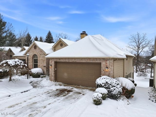 2804 Valley Road, Cuyahoga Falls, OH 44223