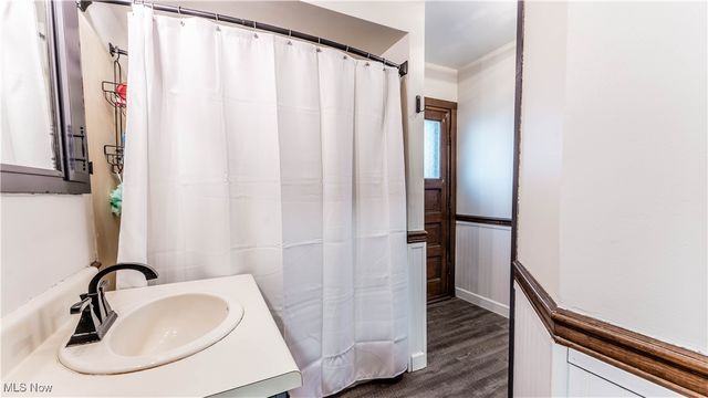 1527 Woodward Avenue, Lakewood, OH 44107