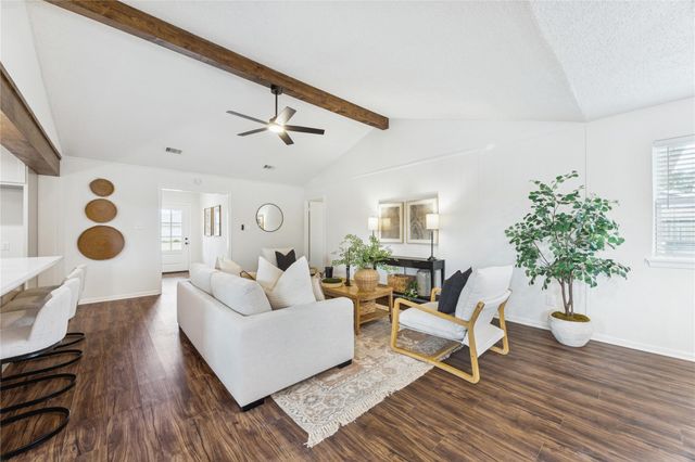 220 Oakwood Street, League City, TX 77573