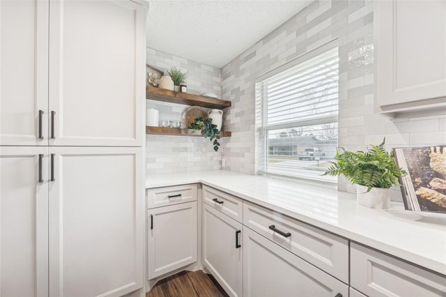 220 Oakwood Street, League City, TX 77573