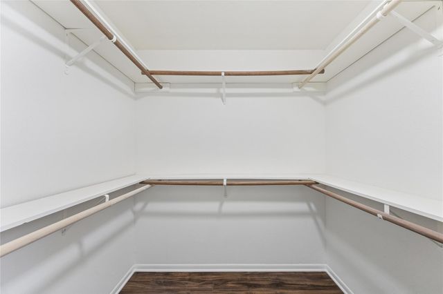 220 Oakwood Street, League City, TX 77573