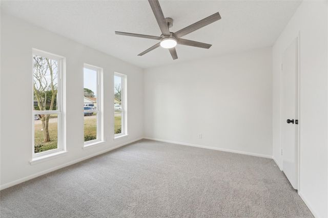 220 Oakwood Street, League City, TX 77573