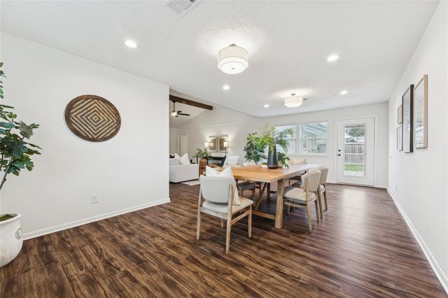 220 Oakwood Street, League City, TX 77573