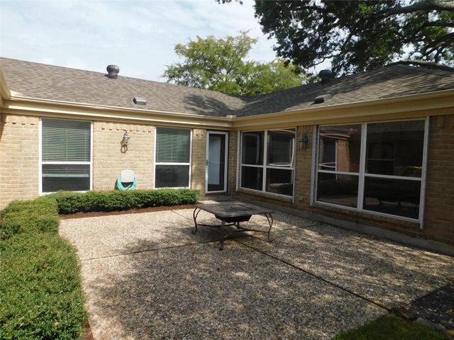 15414 Pleasant Valley Road, Houston, TX 77062