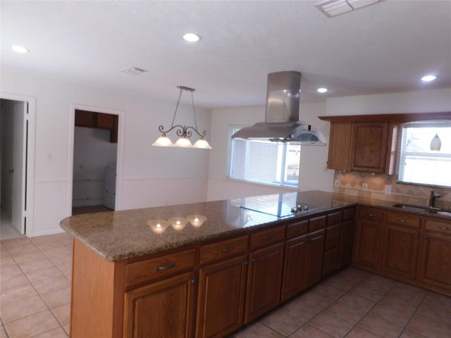 15414 Pleasant Valley Road, Houston, TX 77062