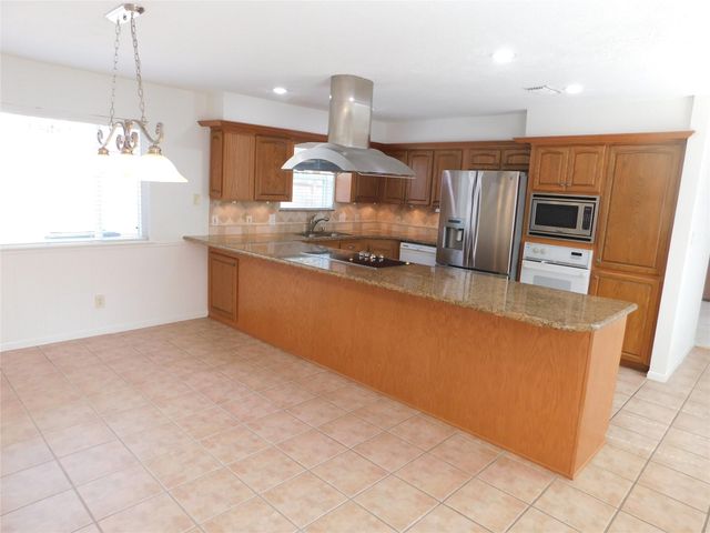15414 Pleasant Valley Road, Houston, TX 77062