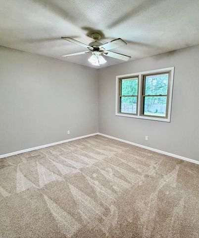 8001 Edgewood Avenue N, Brooklyn Park, MN 55445