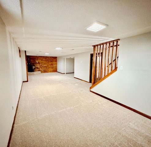 8001 Edgewood Avenue N, Brooklyn Park, MN 55445