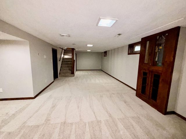 8001 Edgewood Avenue N, Brooklyn Park, MN 55445