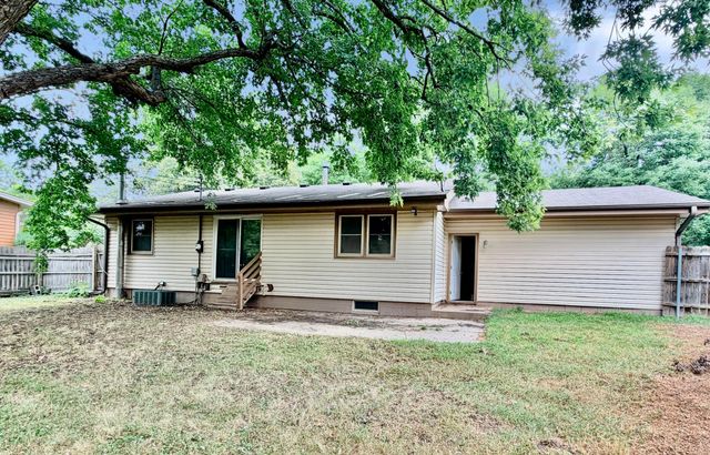 8001 Edgewood Avenue N, Brooklyn Park, MN 55445