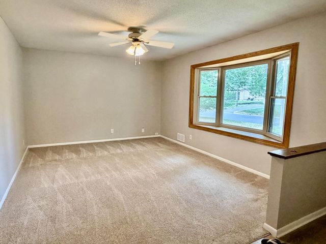 8001 Edgewood Avenue N, Brooklyn Park, MN 55445