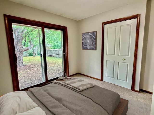 8001 Edgewood Avenue N, Brooklyn Park, MN 55445