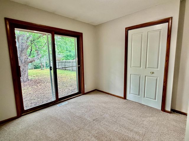 8001 Edgewood Avenue N, Brooklyn Park, MN 55445