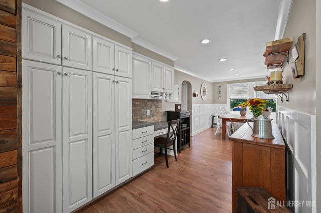 7 Lake Avenue, Helmetta, NJ 08828