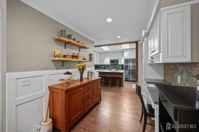 7 Lake Avenue, Helmetta, NJ 08828