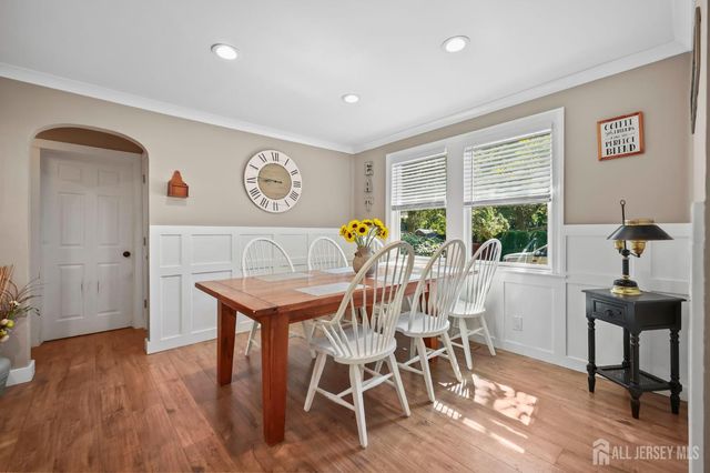 7 Lake Avenue, Helmetta, NJ 08828