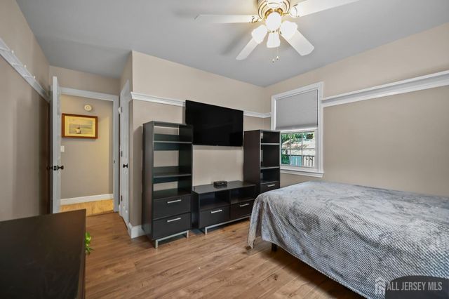 7 Lake Avenue, Helmetta, NJ 08828