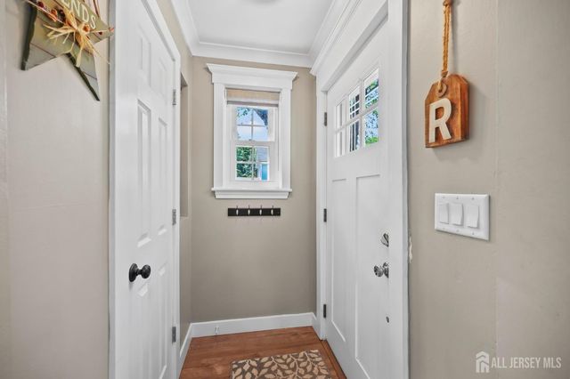 7 Lake Avenue, Helmetta, NJ 08828