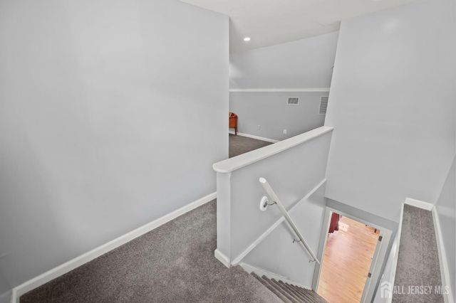 7 Lake Avenue, Helmetta, NJ 08828