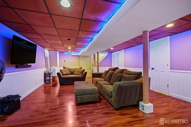 7 Lake Avenue, Helmetta, NJ 08828