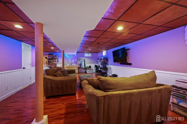 7 Lake Avenue, Helmetta, NJ 08828