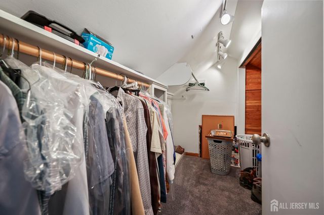 7 Lake Avenue, Helmetta, NJ 08828