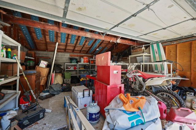 7 Lake Avenue, Helmetta, NJ 08828