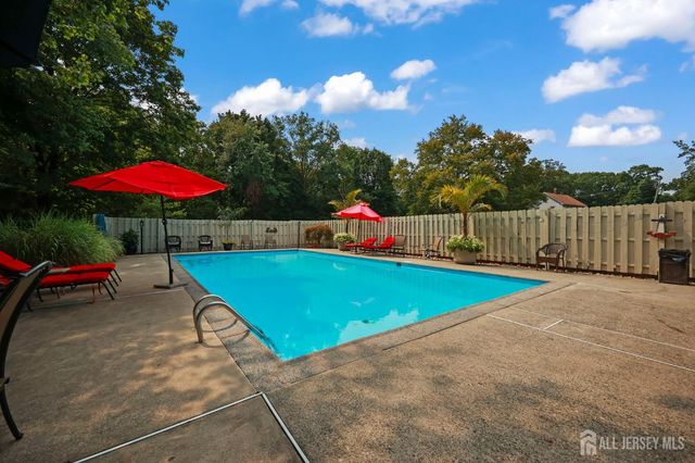 7 Lake Avenue, Helmetta, NJ 08828